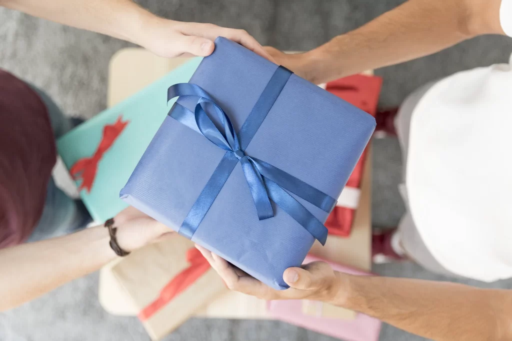7 Gift Ideas For Housewarming Party